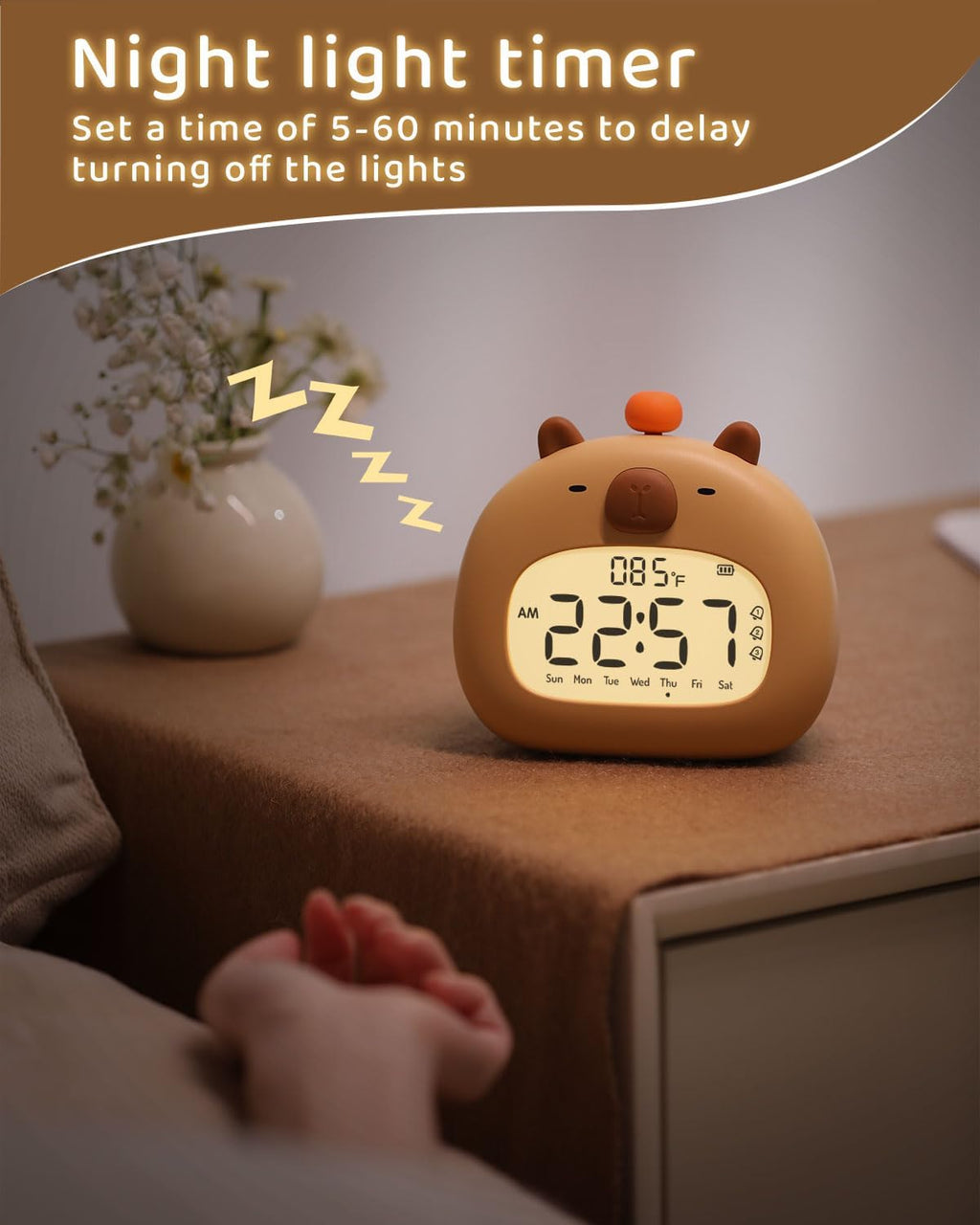 Capibara Sveglia Bambini, Comodino Con Luce Notturna, Display Digitale LED 3,15 Pollici, Tre Allarme, Modalità Weekend, Data, Ora, Temperatura, Ricaricabile, Decorazione Cameretta per Bebè